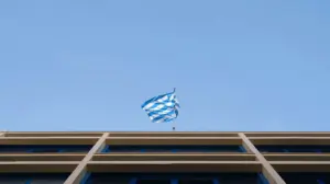 Ο Μανωλιός είναι γυμνός