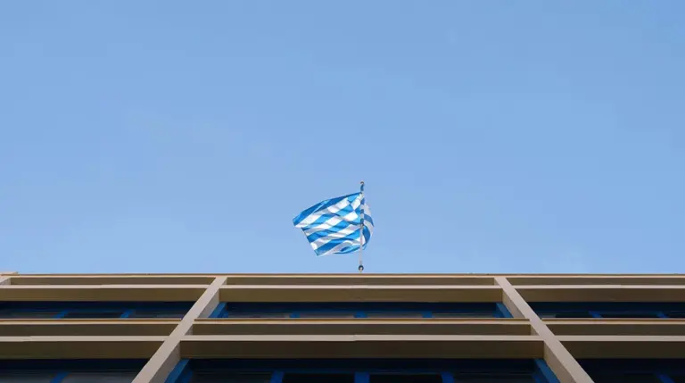 Ο Μανωλιός είναι γυμνός